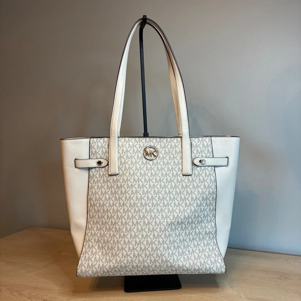 Michael Kors Voyager East West Tote Bag Vanilla Signature Logo Gold Hardware